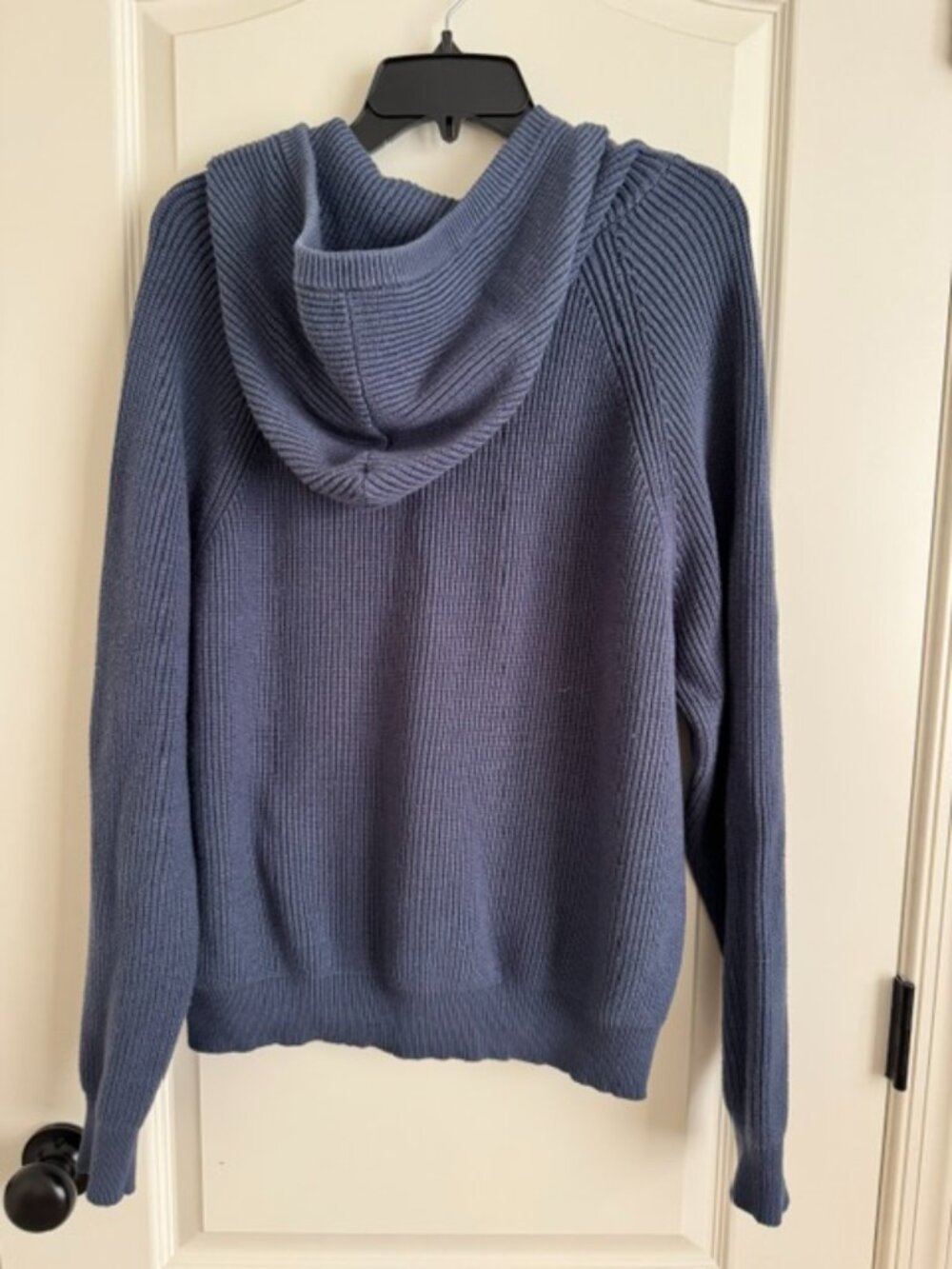 Edikted Sweater - Picture 2 of 2